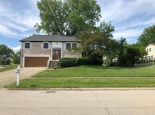 241 Gingerbrook Ln, Bartlett, IL