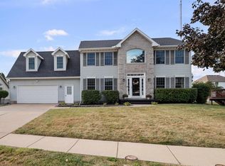 2008 Plum Tree Rd, Bettendorf, IA 52722