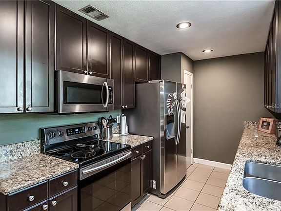 5th image of 360 Vallejo Ct
