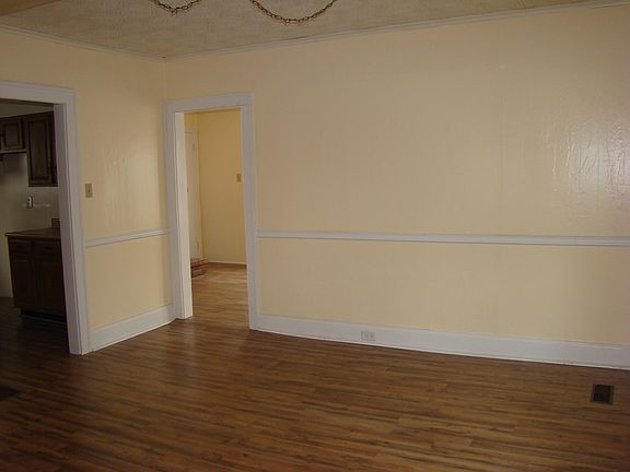 3rd image of 1405 Forest Ave