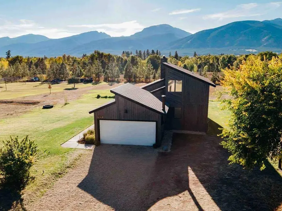 125 Apple Valley Way