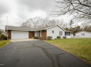 5423 Plantation Ave, Vicksburg, MI 49097