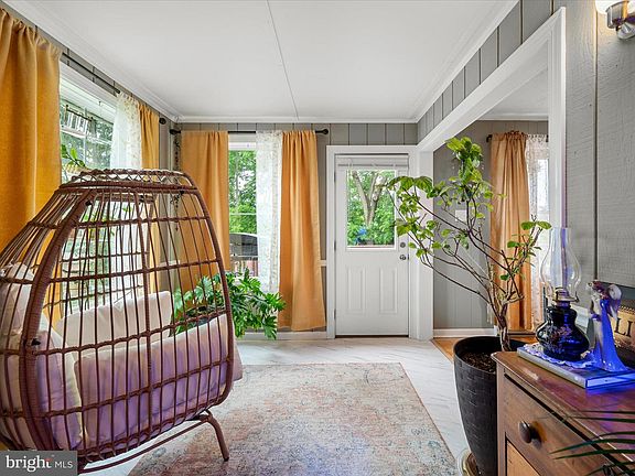 5th image of 537 Ridge Rd S