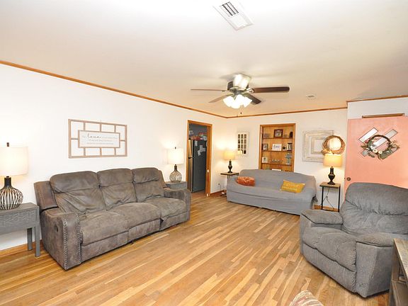 3rd image of 329 N Walker St