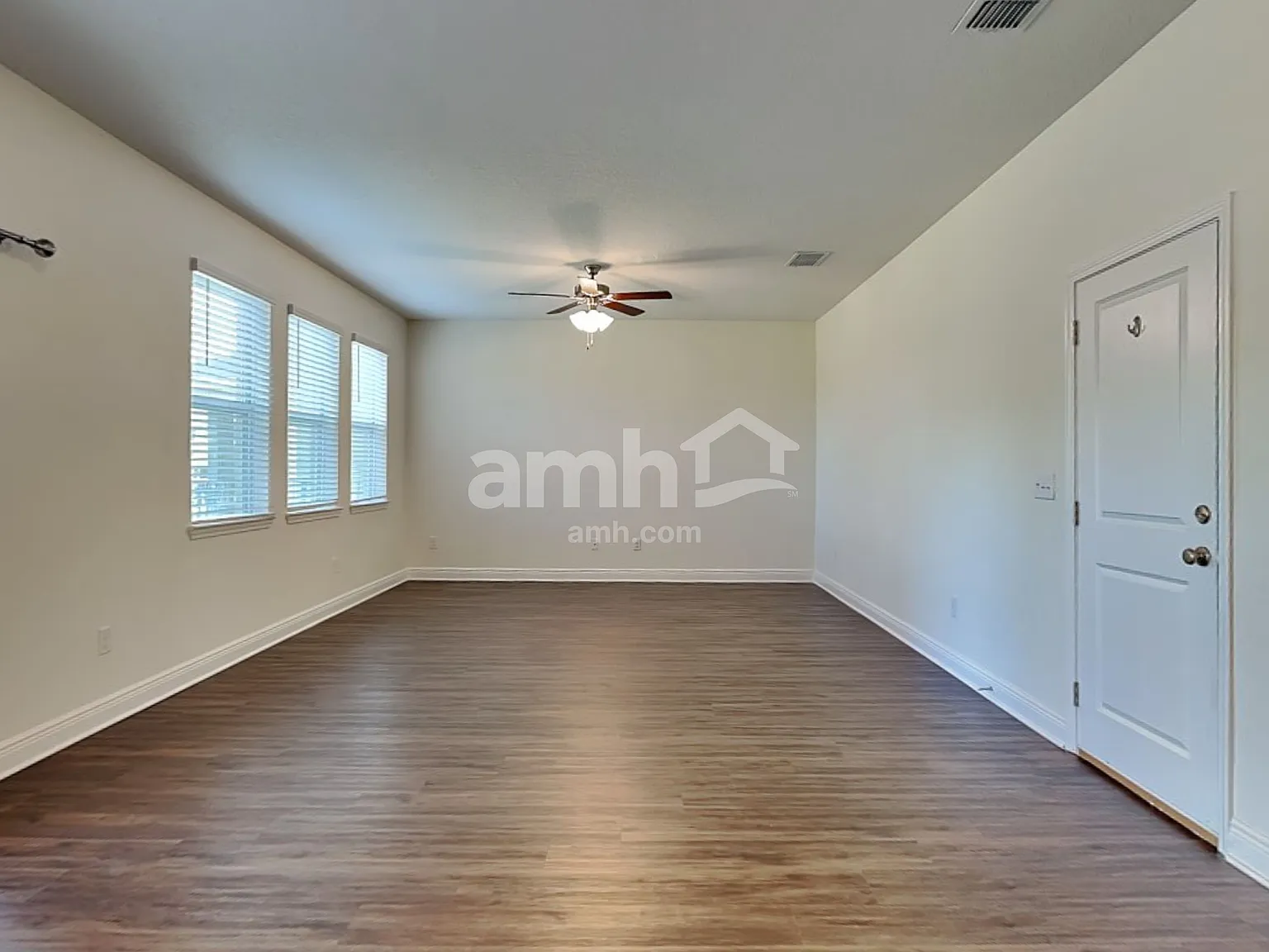 4 bed, 2.5 bath, 2449 sqft, $2,900 — Photo 4