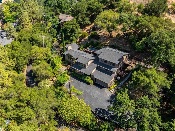 1455 Purson Ln, Lafayette, CA 94549