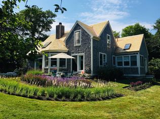 8 Columbus Rd, Newport, RI 02840