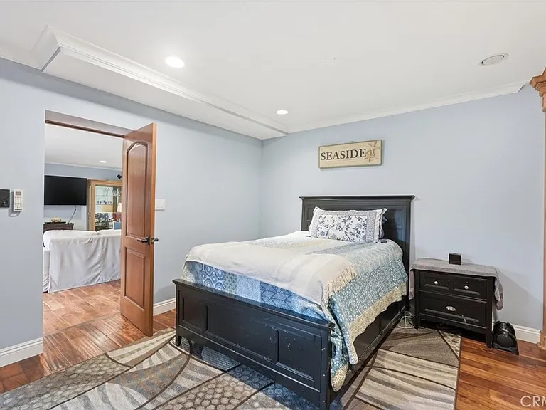5348 Doris Way — Photo 47