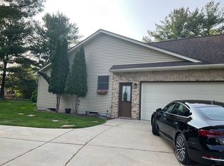 5990 Everett Ln, East Lansing, MI 48823