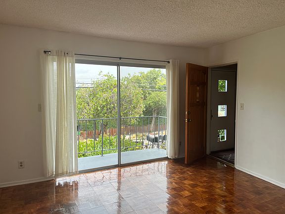 2nd image of 2712 Highland Ave APT 1