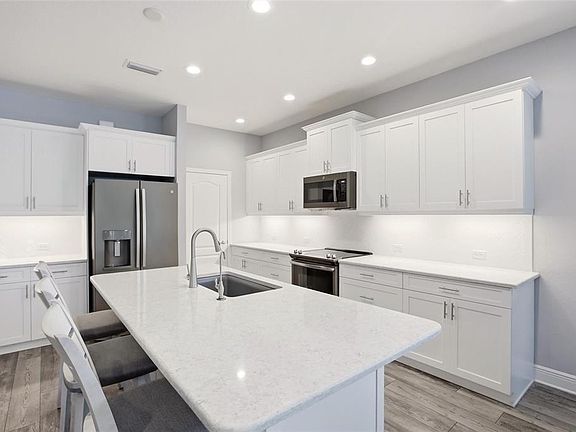 4th image of 7545 Ridgelake Cir