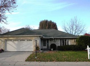 4784 Bishopsgate Dr, Carmel, IN 46033