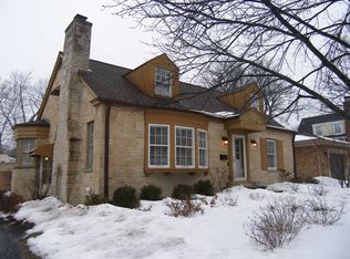 402 S Cottage Hill Ave, Elmhurst, IL 60126