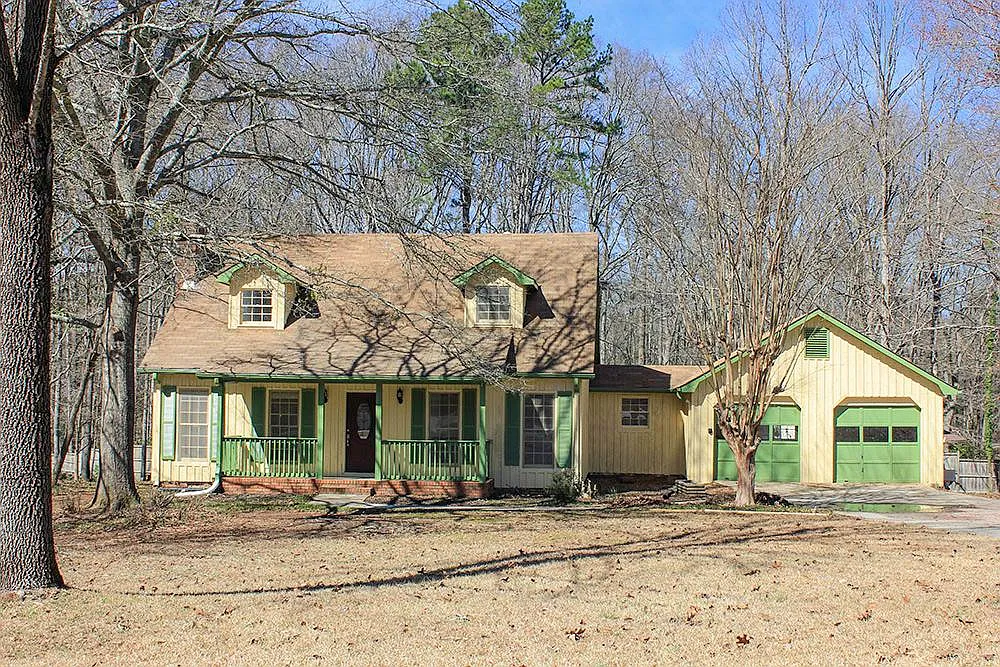 1521 Robinhood Rd photo 1