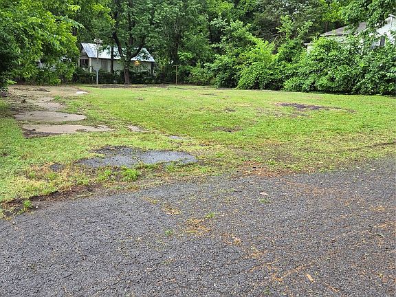 2nd image of 517 W Rankin Ave