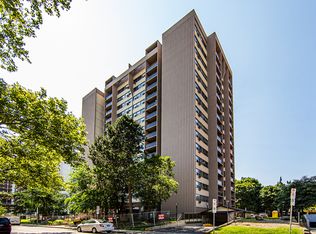 Robinson Place Apartments, Hamilton, ON L8P 1Y8