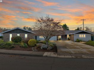 2140 Tabor St, Eugene, OR 97401