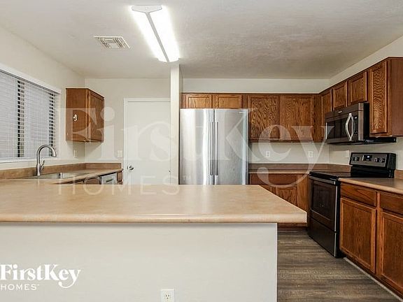 4th image of 11057 E Abilene Ave