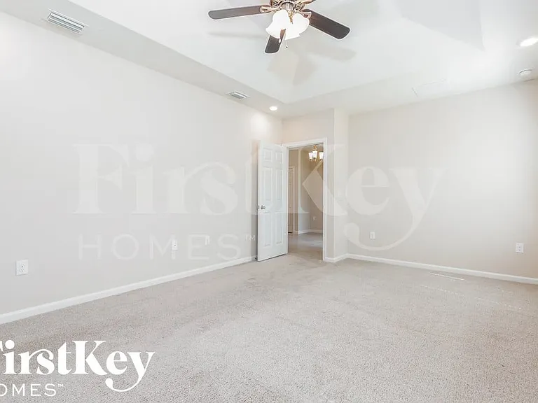1051 Peta Way — Photo 8
