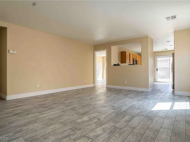 5558 Rollins St — Photo 4