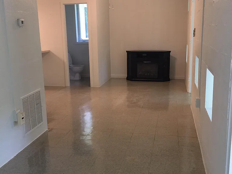 Shannon Ave — Photo 15