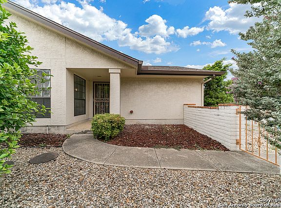 3rd image of 5806 Grandwood Dr