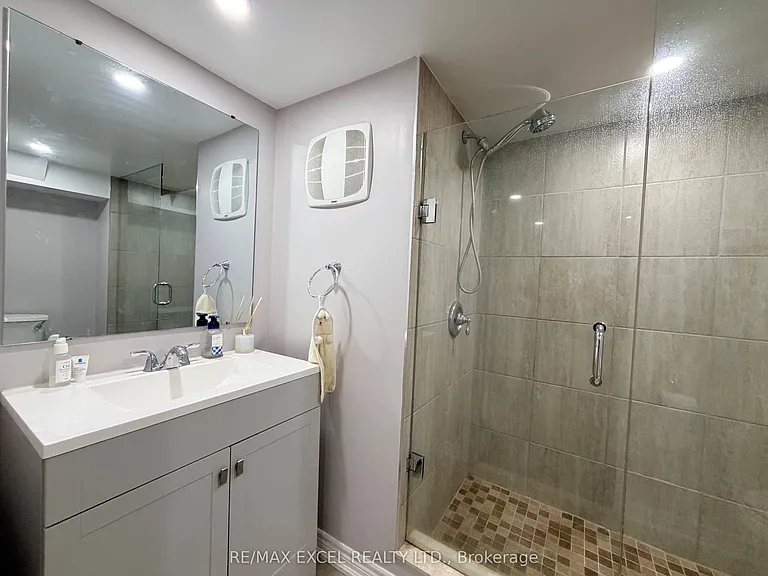 130 Laurendale Ave — Photo 20