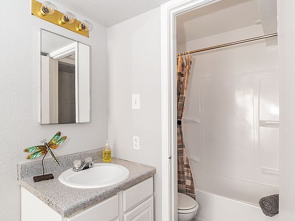 5th image of 215 Market St #3378033
