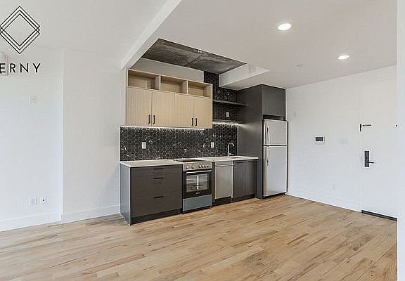 2nd image of 210 Linden Blvd #5