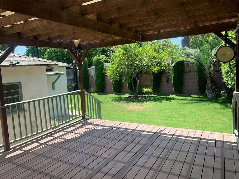 725 N Fairview St — Photo 16