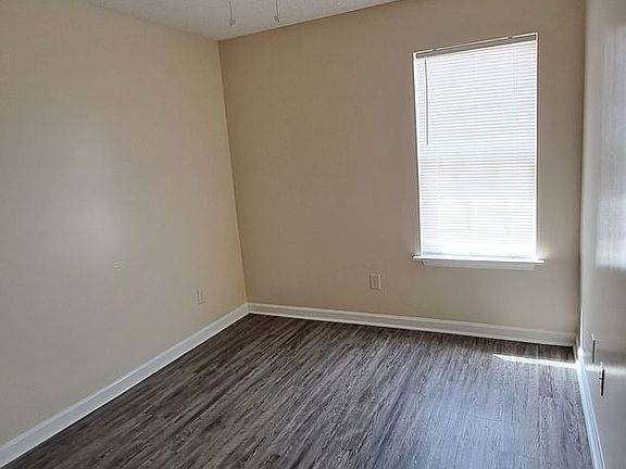 5th image of 123 Twelve Oaks Ct