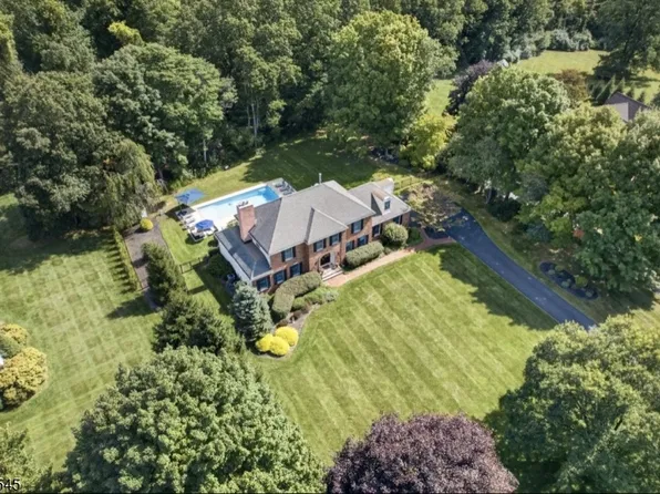 3 Old Farmstead Rd, Chester Twp., NJ 07930