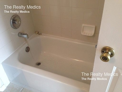 3rd image of 119 W 20th St