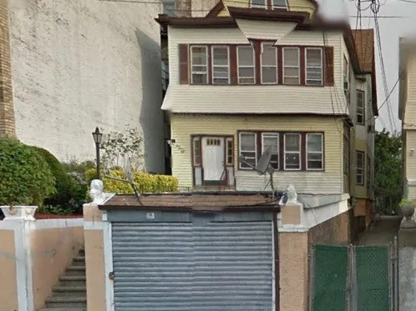 196 President St, Passaic, NJ 07055