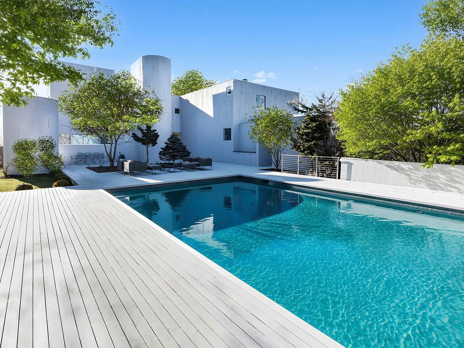 Hilltop Estate With Heated Pool & Tennis — Photo 4