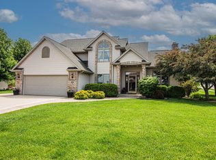 41 Hickory Dr, Cedar Grove, WI 53013