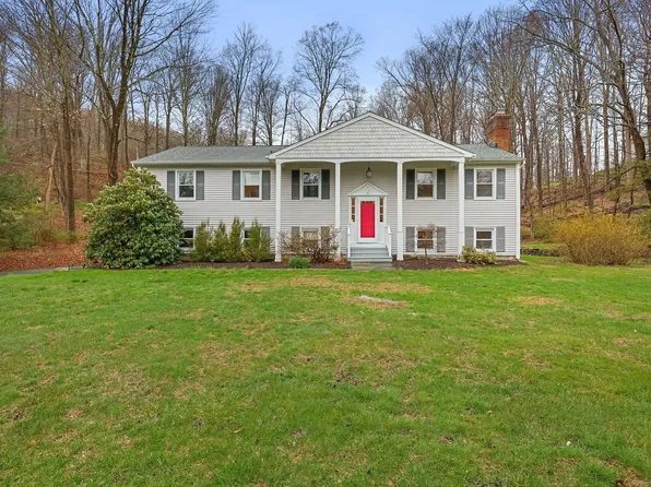 97 Tackora Trail, Ridgefield, CT 06877