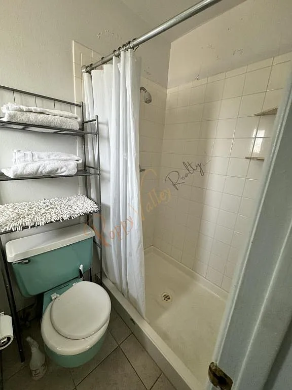 519 Hall St Unit 2 — Photo 2