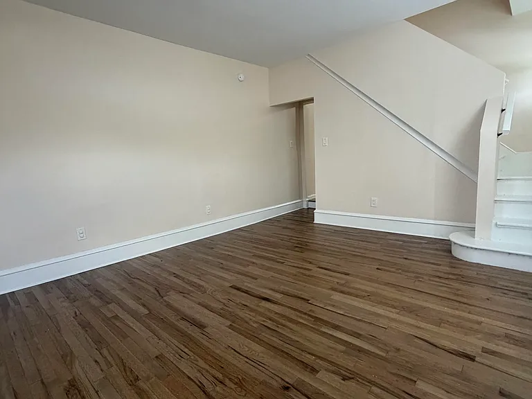 142 Short St — Photo 4