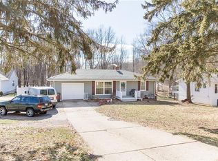 1104 Woodcrest Ave, New Franklin, OH 44319