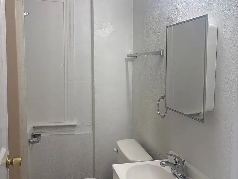 50 W Jackson St #3 — Photo 2