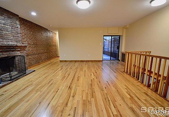 4th image of 130 W 74th St #B