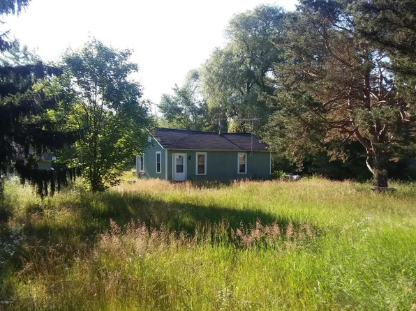 29349 72nd St, Covert, MI 49043