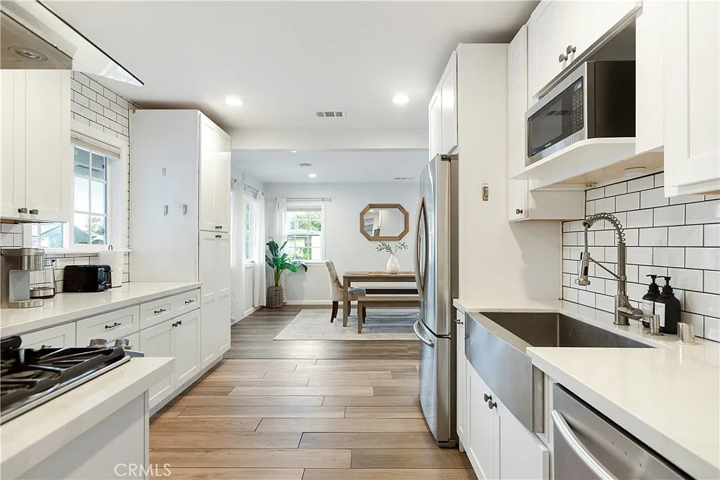 3 bed, 1906 sqft, $5,275 — Photo 3