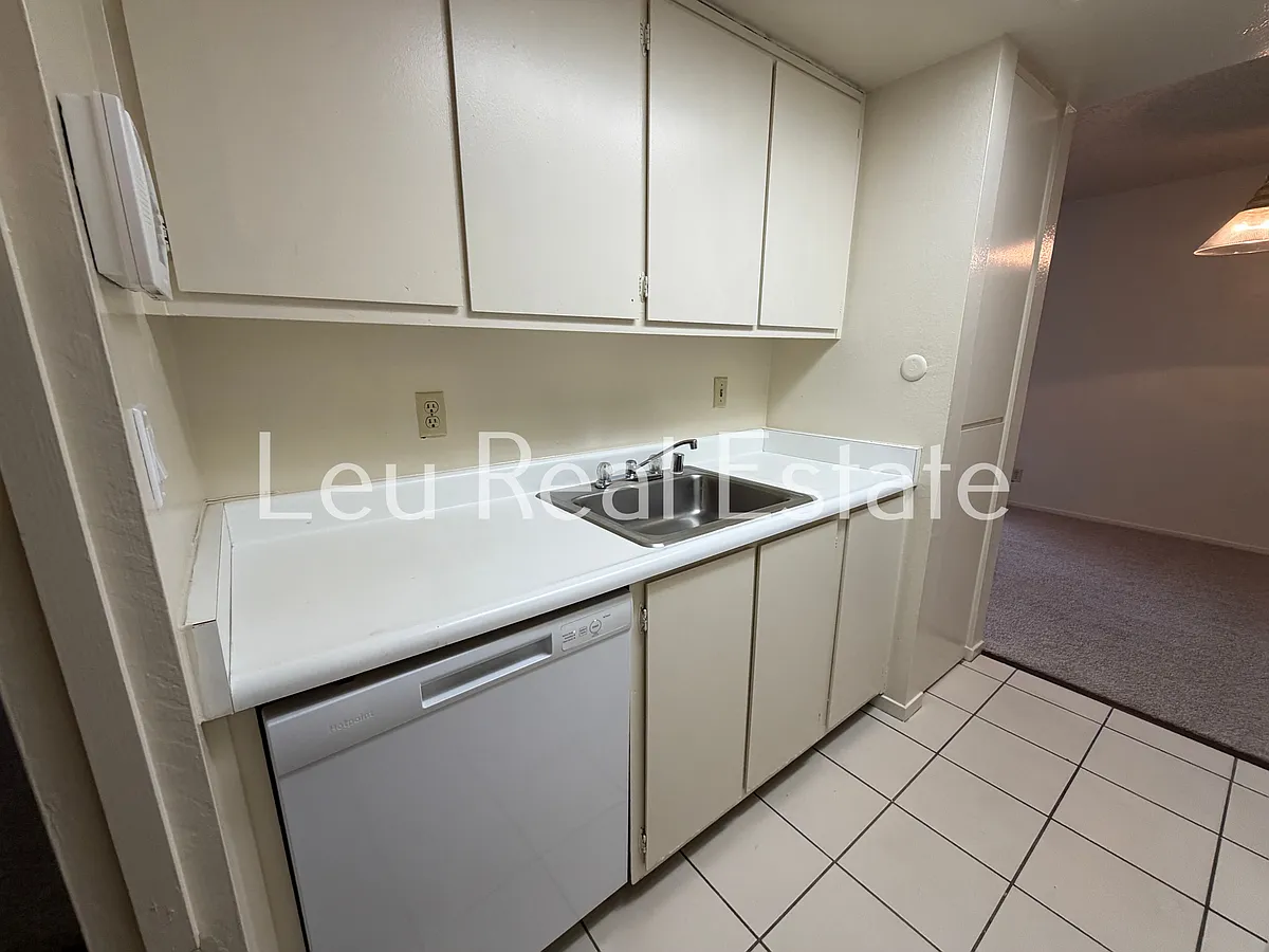 Building Photo - 1033 Fulton Ave #165