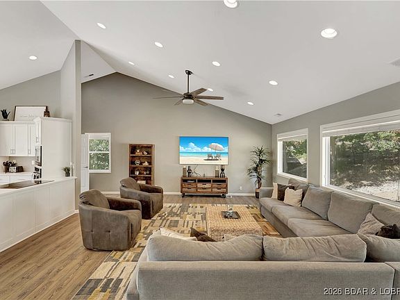 5th image of 75 Haven Dr