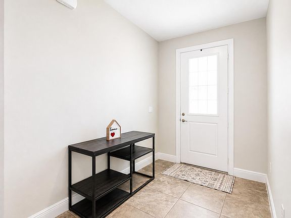 4th image of 1013 SW EUREKA Avenue