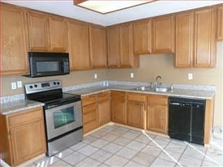 1st image of 4927 Flat Rock Cir