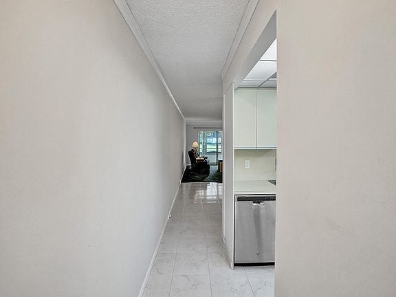 5th image of 3401 Bimini Lane #D1