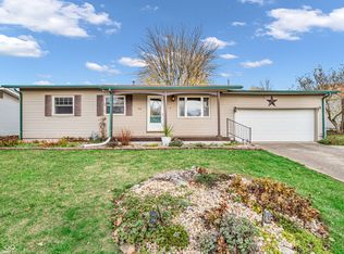 1161 Crestmoor Dr, Shelbyville, IN 46176